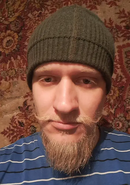 Захар из Луганска, мне 30, познакомлюсь на одну ночь