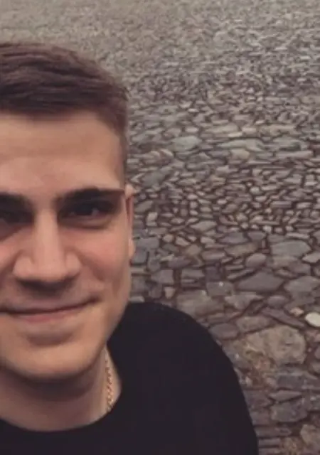 Артём з Києва, мені 26 років, познайомлюсь для спілкування