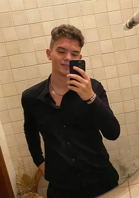 Я Imfoxboy, 23, из Парижа, ищу знакомство для приятного времяпровождения