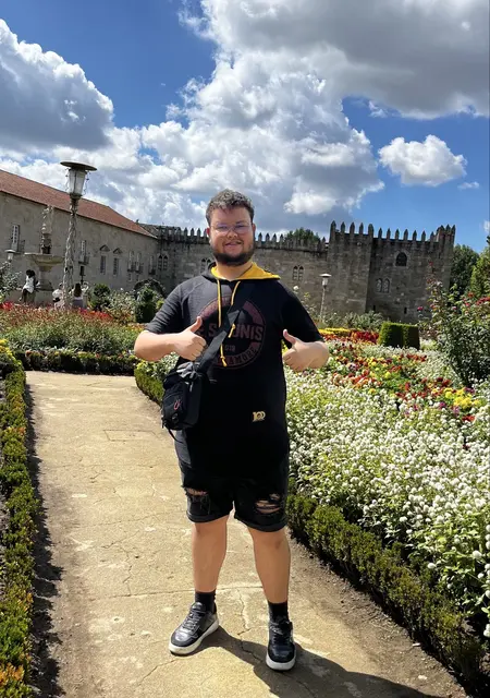 Ahmed de Orense, busco en el sitio lío de una noche