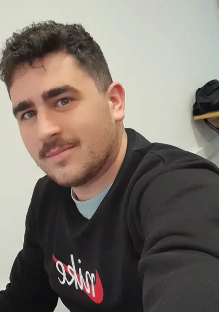 Soy Juanpe, 23 años, conociéndome para relación sin ataduras en Mollet del Vallés