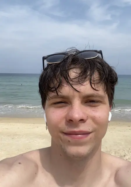 Я Кирилл, 19, знакомлюсь без обязательств в Ранонг
