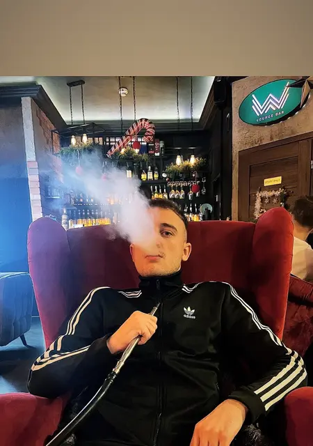 Назар из Лейпцига, мне 26, познакомлюсь без обязательств