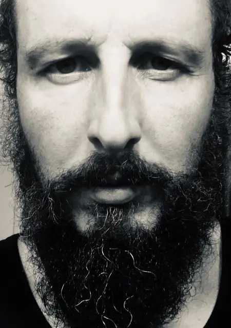 Soy Galiw, 38 años de Pontevedra, busco conocer gente para relación sin ataduras