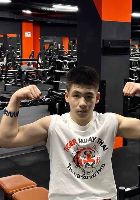 Я Rifat, 20, знакомлюсь для вирта в Алматы