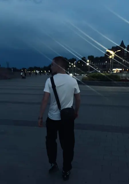 Я Ruslan, 18 років, знайомлюсь на одну ніч у Дніпрі
