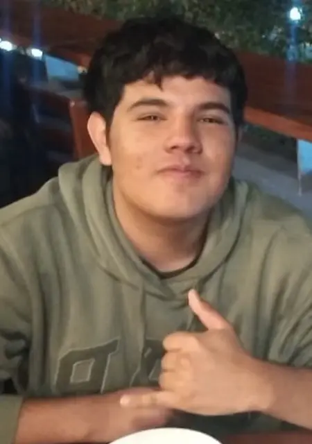 Franchesco de Madrid, tengo 19 años, listo para conocer para relación sin ataduras