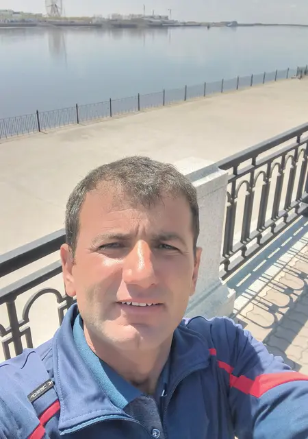 Я Дима, 40, из Душанбе, ищу знакомство для приятного времяпровождения