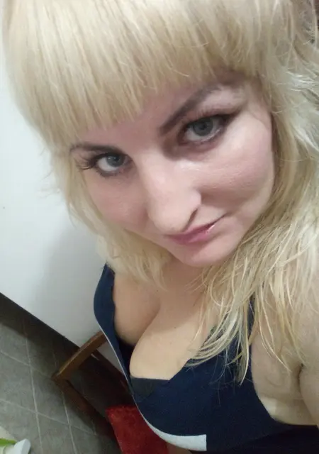 Я Анна, 37 років з Маріуполя, шукаю знайомства без зобов'язань