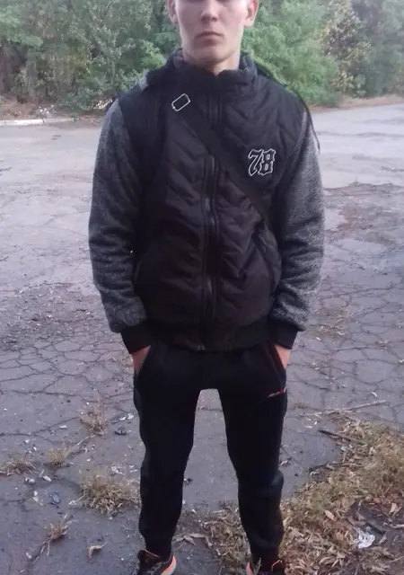 Я Влад, 25, знакомлюсь без обязательств в Енакиеве