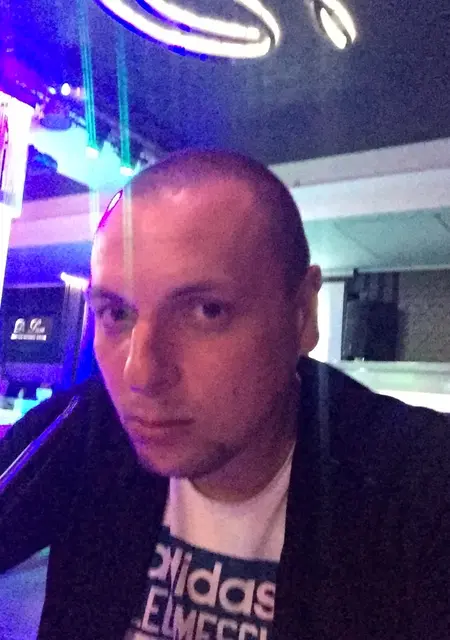 Я Вова, 36 років, знайомлюсь без зобов'язань у Золочів