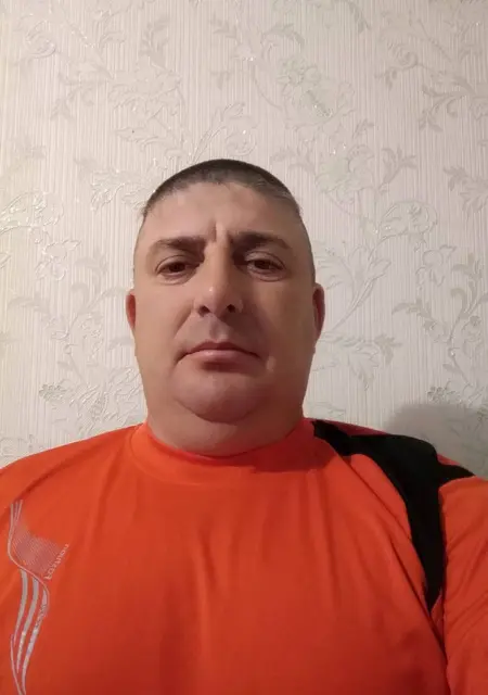 Я Олег, 52 років, знайомлюсь без зобов'язань у Донецьку