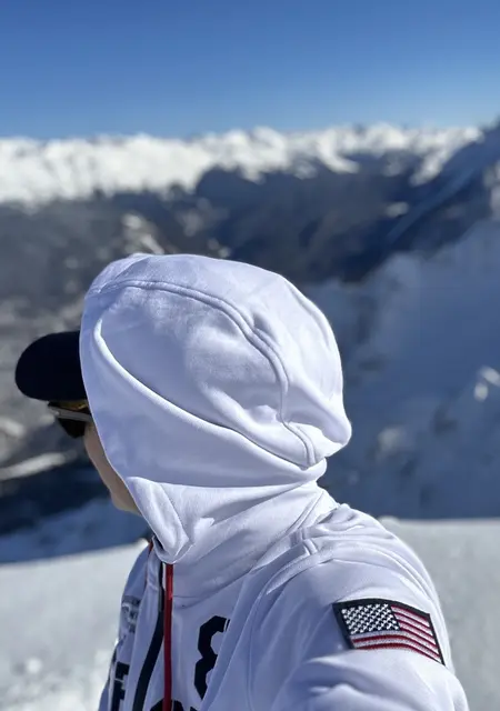 Я Yoni, 44, знакомлюсь на одну ночь в Вене