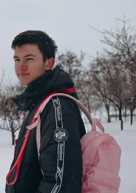 Я Владислав, 23, из Луцка, ищу знакомства на одну ночь