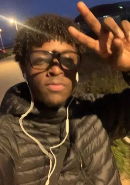 Я Leandro Tavares, 20, из Лиссабона, ищу знакомство