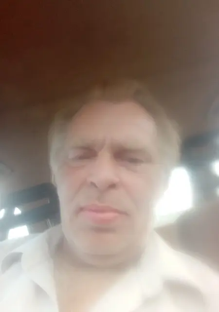 Я Владимир, 51, из Киева, ищу знакомства на одну ночь