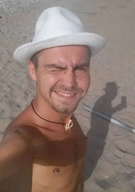 Artemios из Афин, мне 35, познакомлюсь