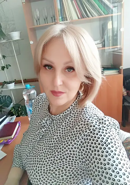 Я Анна, 25 років, знайомлюсь для постійних стосунків у Донецьку