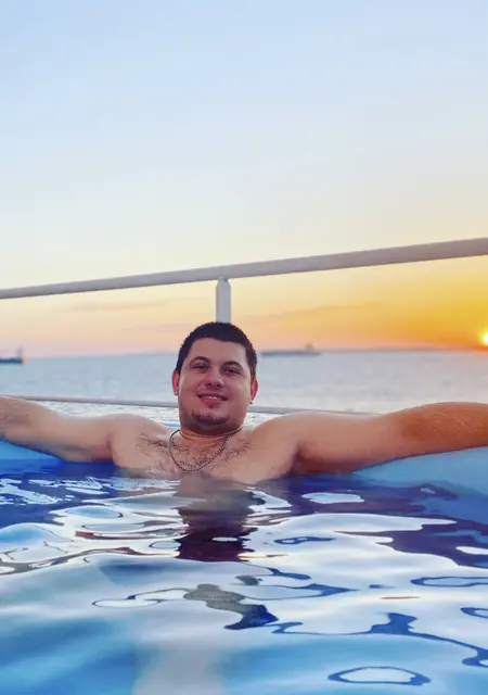 Я Александр, 29 років, знайомлюсь для приємного проведення часу у Одесі