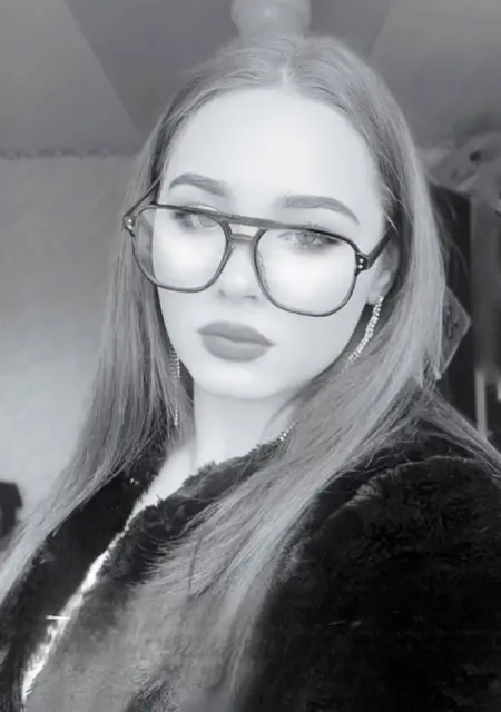 Я Марина, 18 років, знайомлюсь для спільні подорожі у Київ