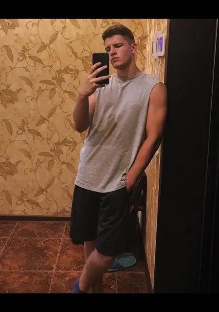 Олег из Никополя, ищу на сайте знакомства на одну ночь