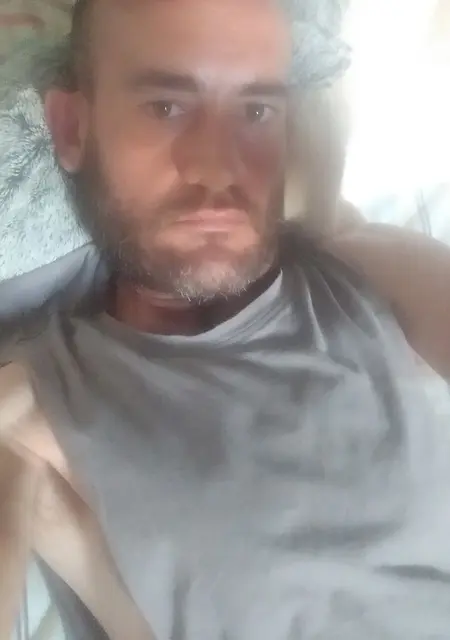 Edu de Toledo, tengo 46 años, listo para conocer para lío de una noche