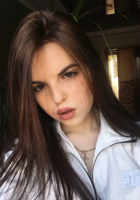 Я Лера, 24, знакомлюсь на одну ночь в Донецке