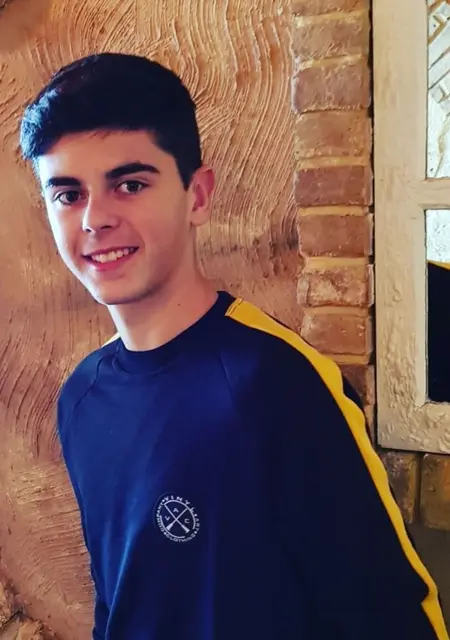 Gii из Афин, мне 22, познакомлюсь на одну ночь