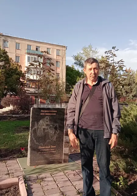 Анатолий з Луганська, шукаю на сайті знайомства на одну ніч