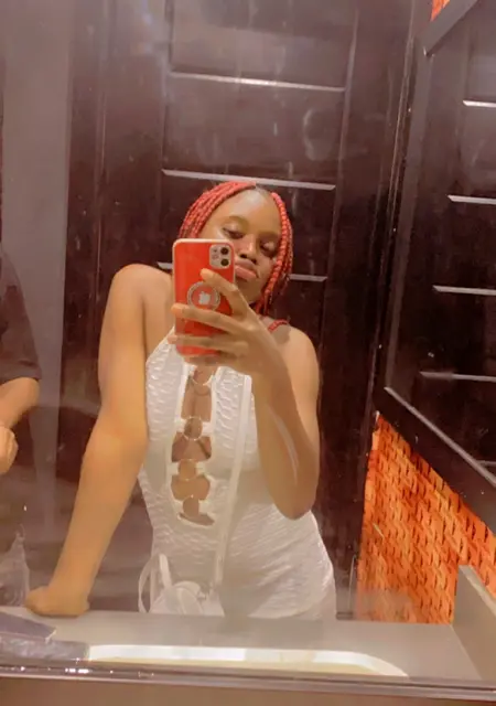 Amanda Javis from London, looking for chat