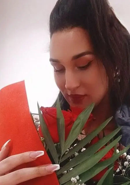 Amalia из Афин, мне 25, познакомлюсь