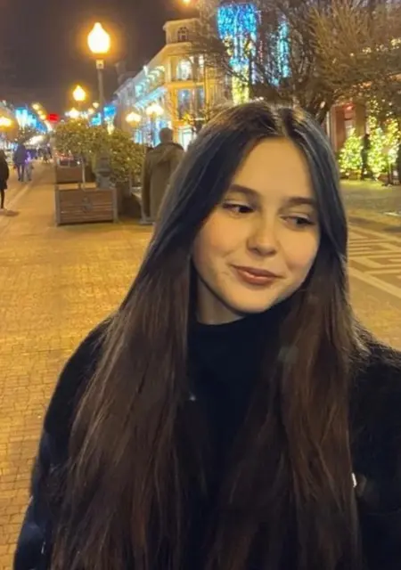 Алена из Парижа, ищу на сайте приятное времяпровождение