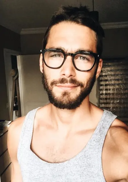 Андрій з Червонограда, мені 28 років, познайомлюсь для вірт