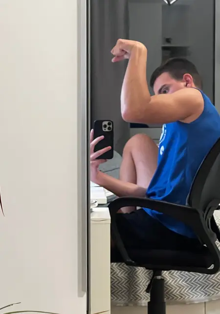 Я Ilya, 25, знакомлюсь без обязательств в Дубае