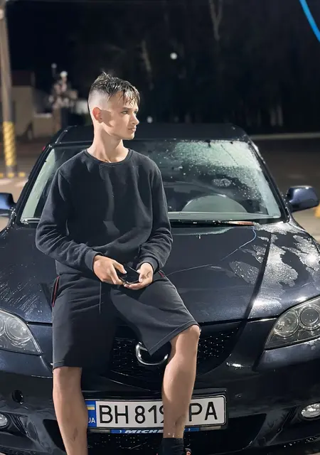 Я Коля, 18, знакомлюсь на одну ночь в Одессе