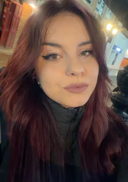 Elena из Валенсии, мне 24, познакомлюсь на одну ночь