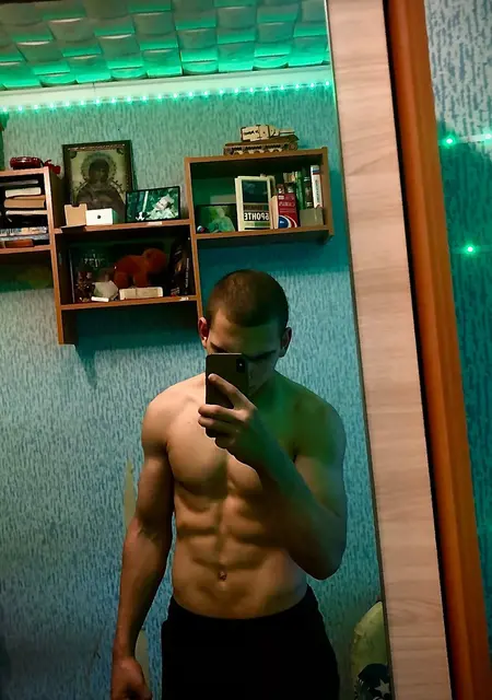 Я Vlad, 18, знакомлюсь для общения в Франкфурте-на-майне