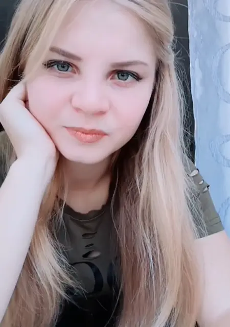 Я Вика, 25, знакомлюсь для приятного времяпровождения в Анкаре