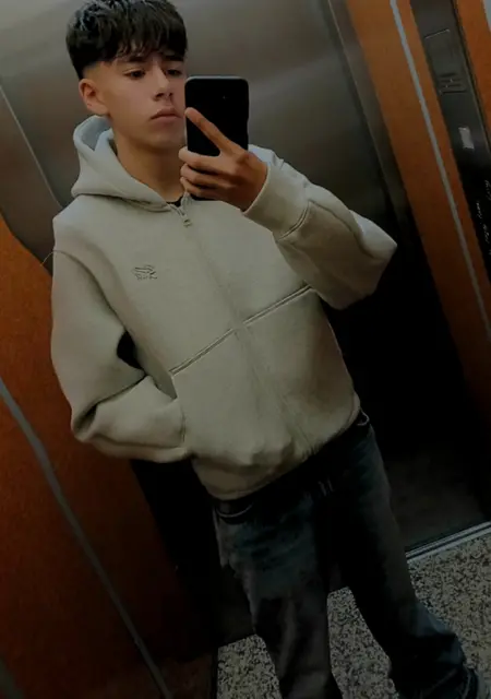 Я Toñoo, 18, знакомлюсь для общения в Мадриде