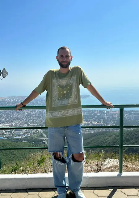 Artur из Мадрида, ищу на сайте знакомства без обязательств