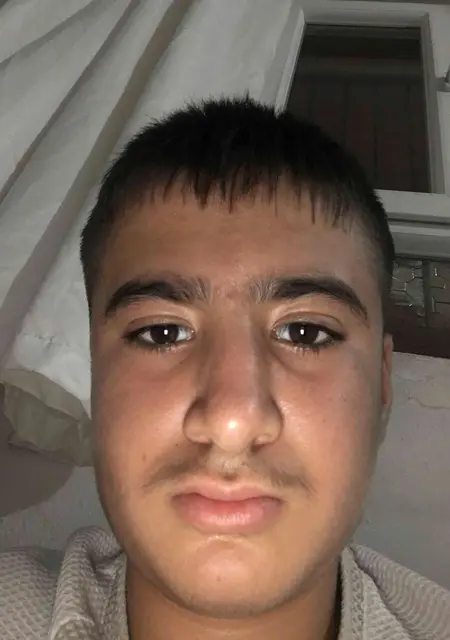 Я Erdal, 18, из Эдессущих, ищу знакомства на одну ночь