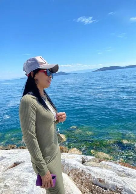 Я Widya, 45, знакомлюсь в Бухаресте