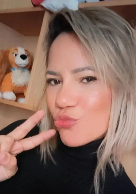 Lucia S Cavalcante из Лиссабона