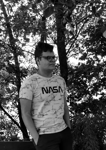 Ярослав из Василькова, мне 20, познакомлюсь без обязательств