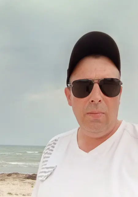 Игорь з Каховки, мені 26 років, познайомлюсь без зобов'язань