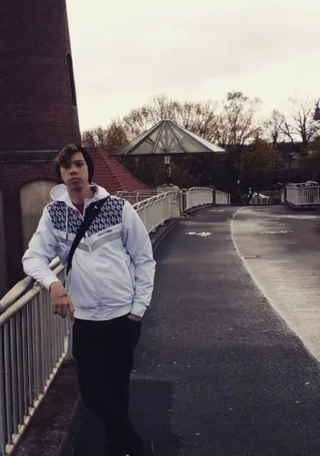 Axel Lezcano из Берлина