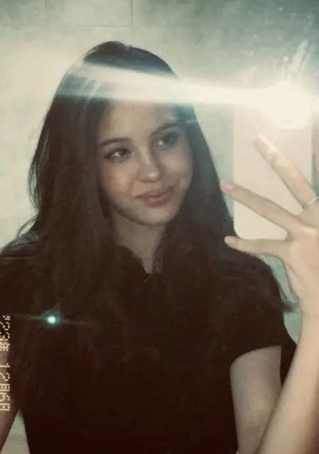 Я Алия, 19, знакомлюсь на одну ночь в Амстердаме