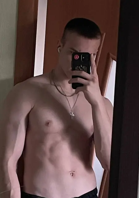 Саня з Житомира, мені 28 років, познайомлюсь без зобов'язань