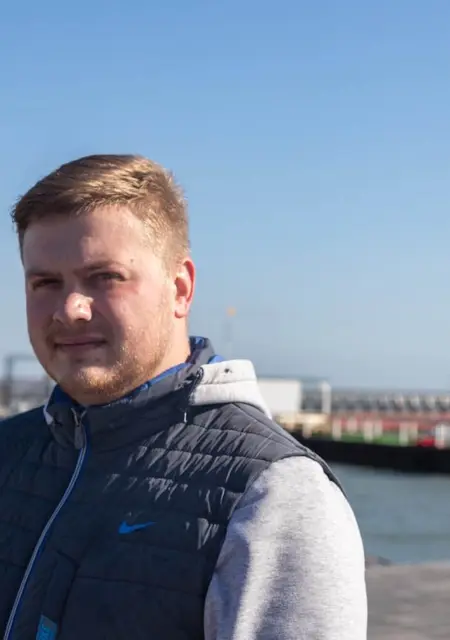 Я Александр, 32 років, знайомлюсь без зобов'язань у Маріуполі