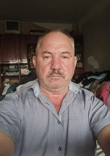 Я Виктор, 68, из Кривого Рога, ищу знакомство для приятного времяпровождения
